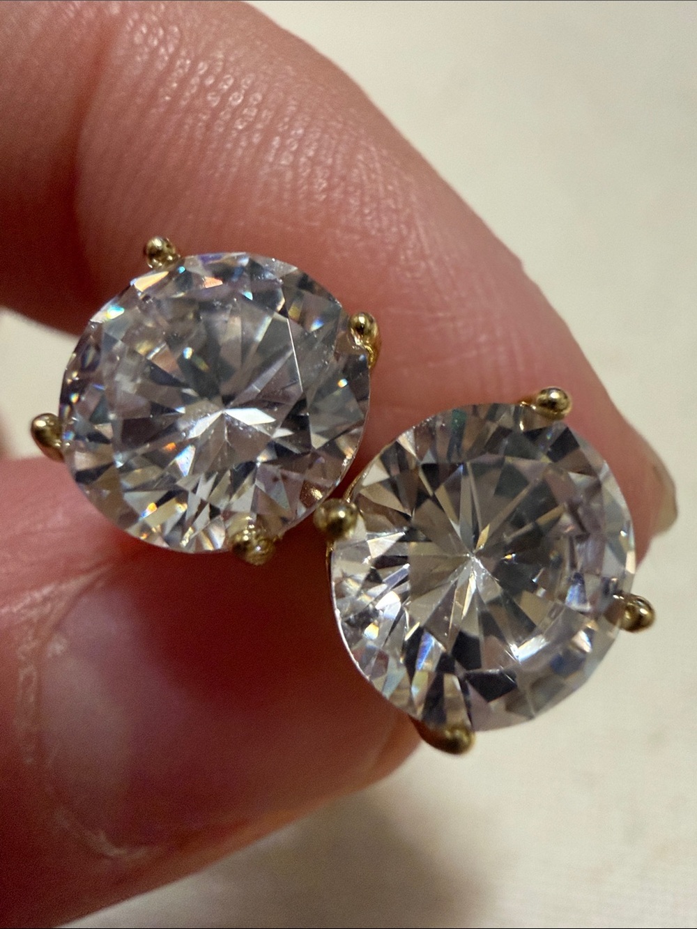 Classic Sterling Silver 925 Clear GemStone Stud Earrings in Gold-Toned Unisex